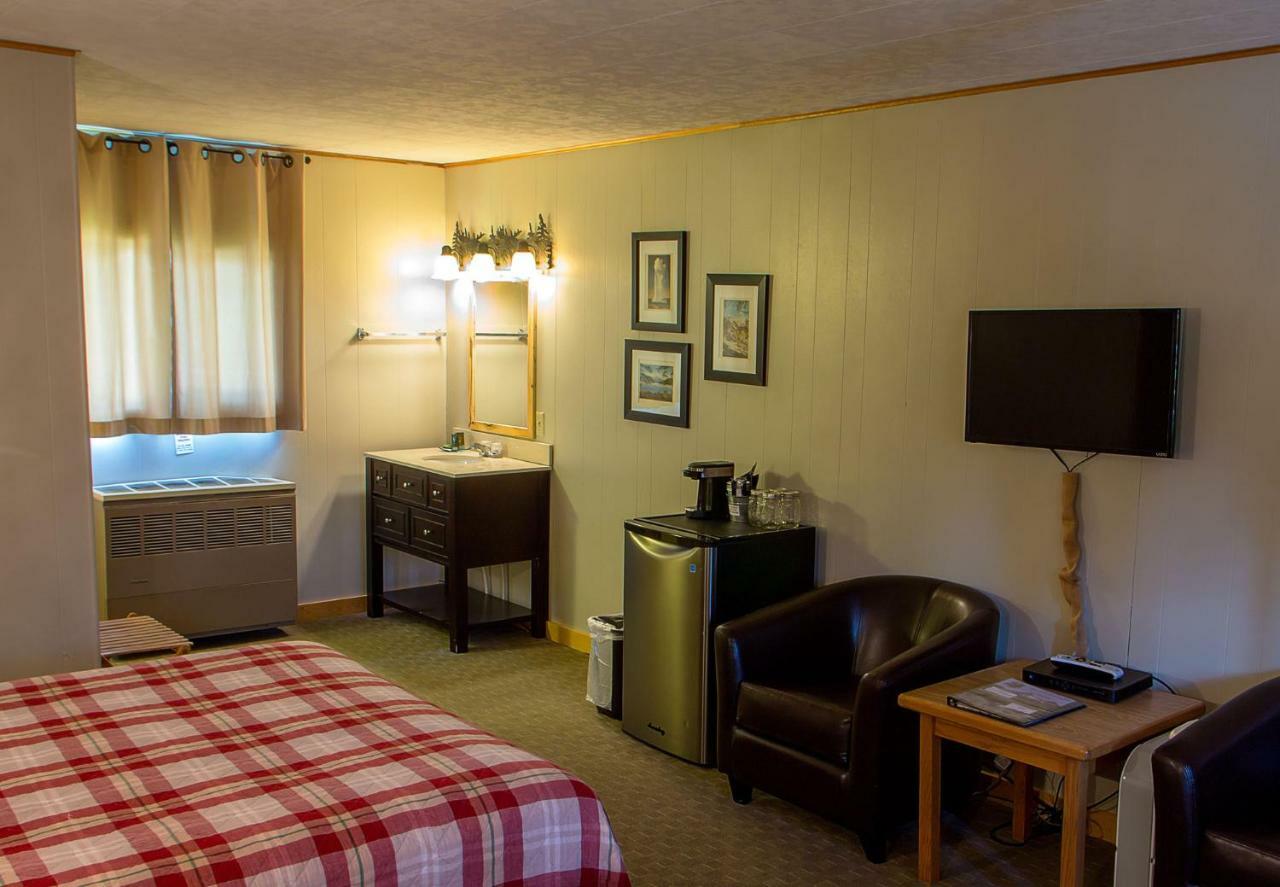 High Country Motel And Cabins Cooke City Bagian luar foto