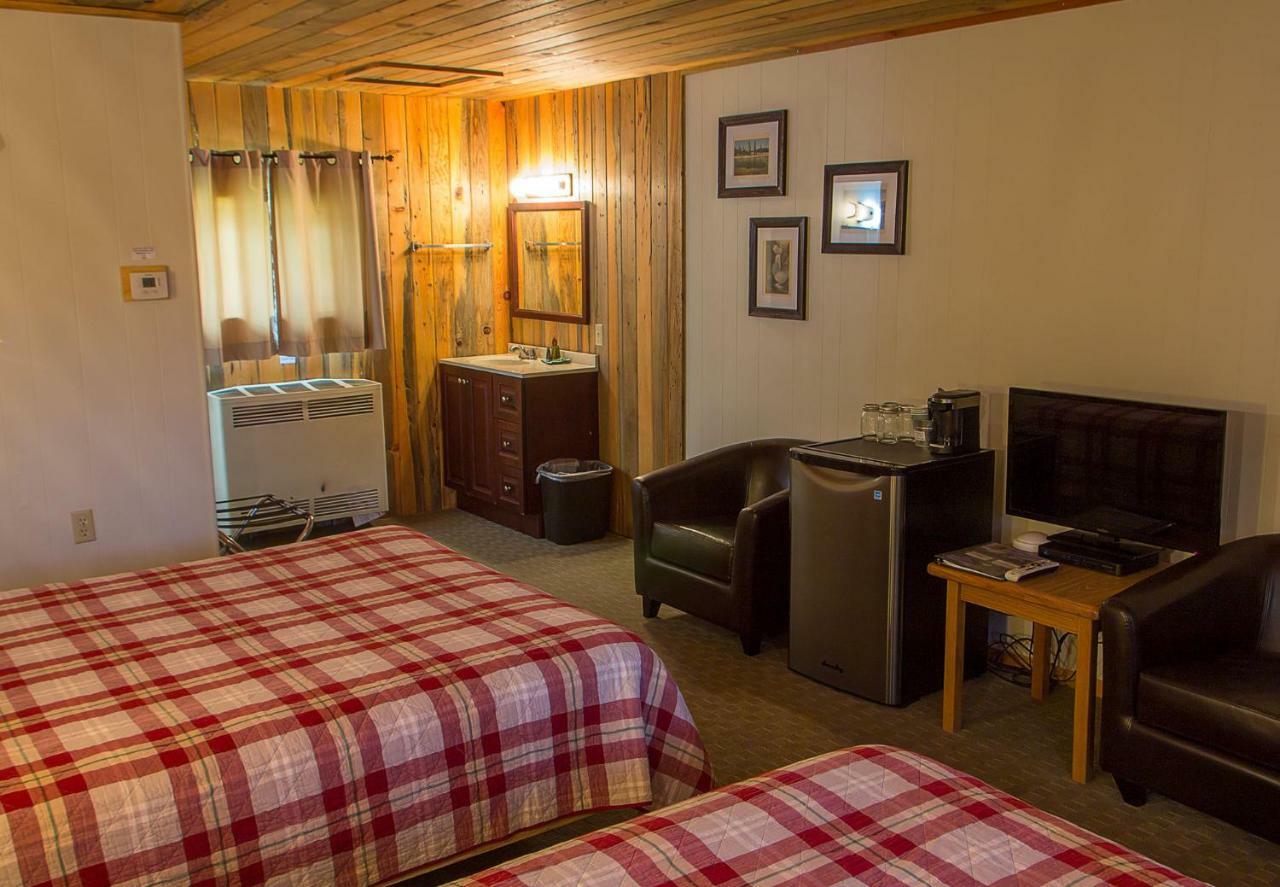 High Country Motel And Cabins Cooke City Bagian luar foto