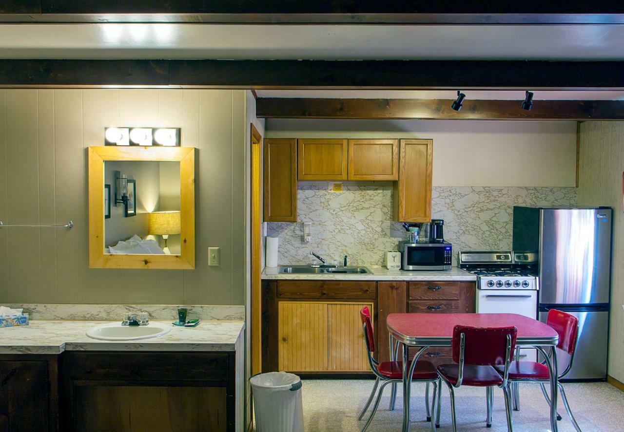 High Country Motel And Cabins Cooke City Bagian luar foto